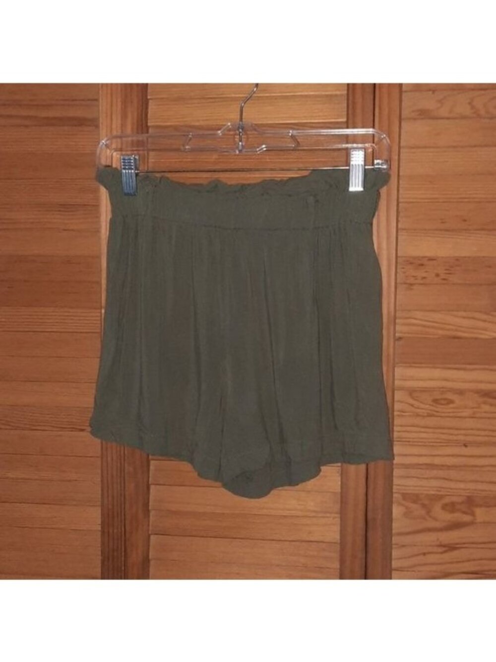 Dizzy Lizzy Los Angeles Dark Green Wide Ruffle Waistband Shorts Size Small